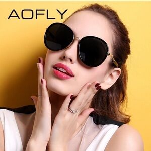 Women’s Pilot Sunglasses